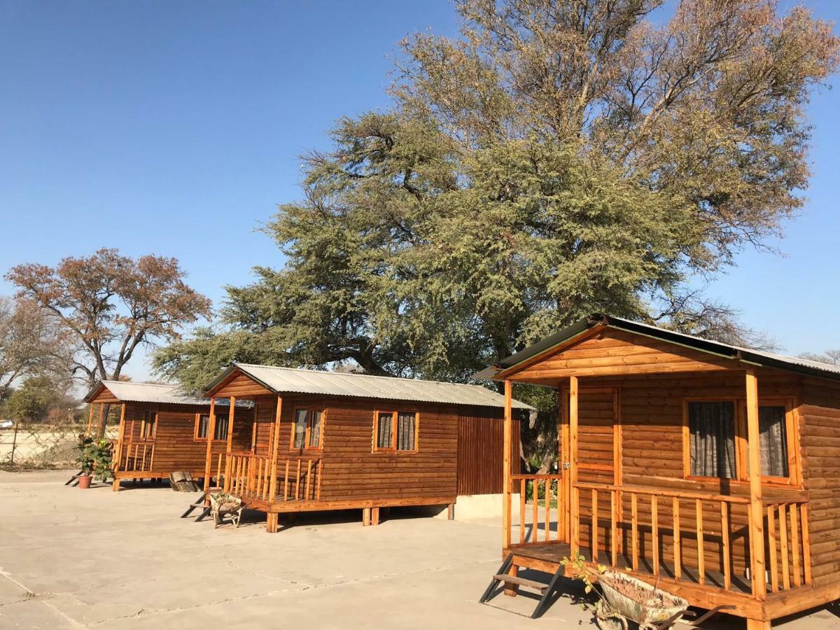 Kololo Guesthouse Katima Mulilo Bagian luar foto